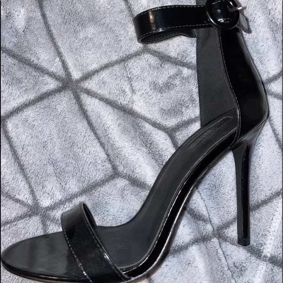 Heels - Picture 2 of 4